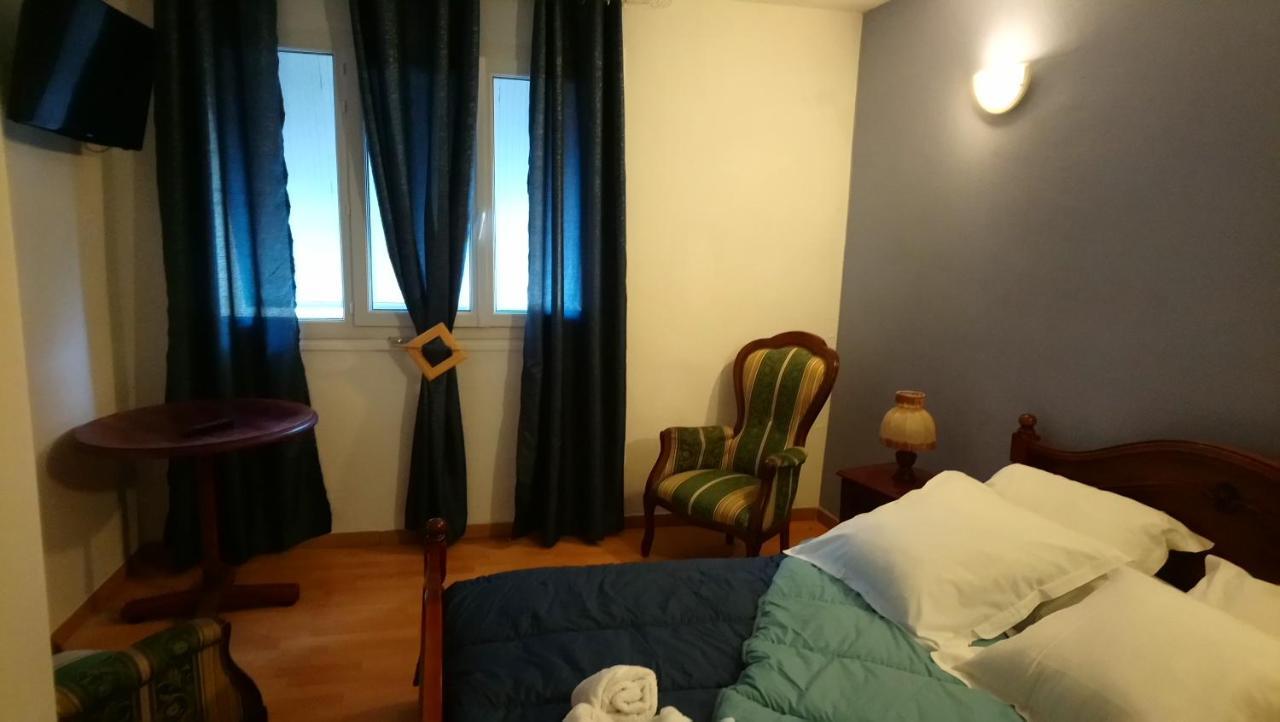 Hotel Le Passage De Vallon Exterior photo
